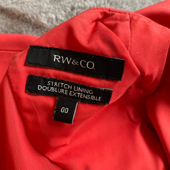Coral (not red) RW&Co dress, in perfect condition. Size 00, stretch lining. - Picture 4 of 8